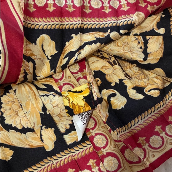 Versace Black, Gold & Red Baroque Silk Mini Skirt - Picture 14 of 15